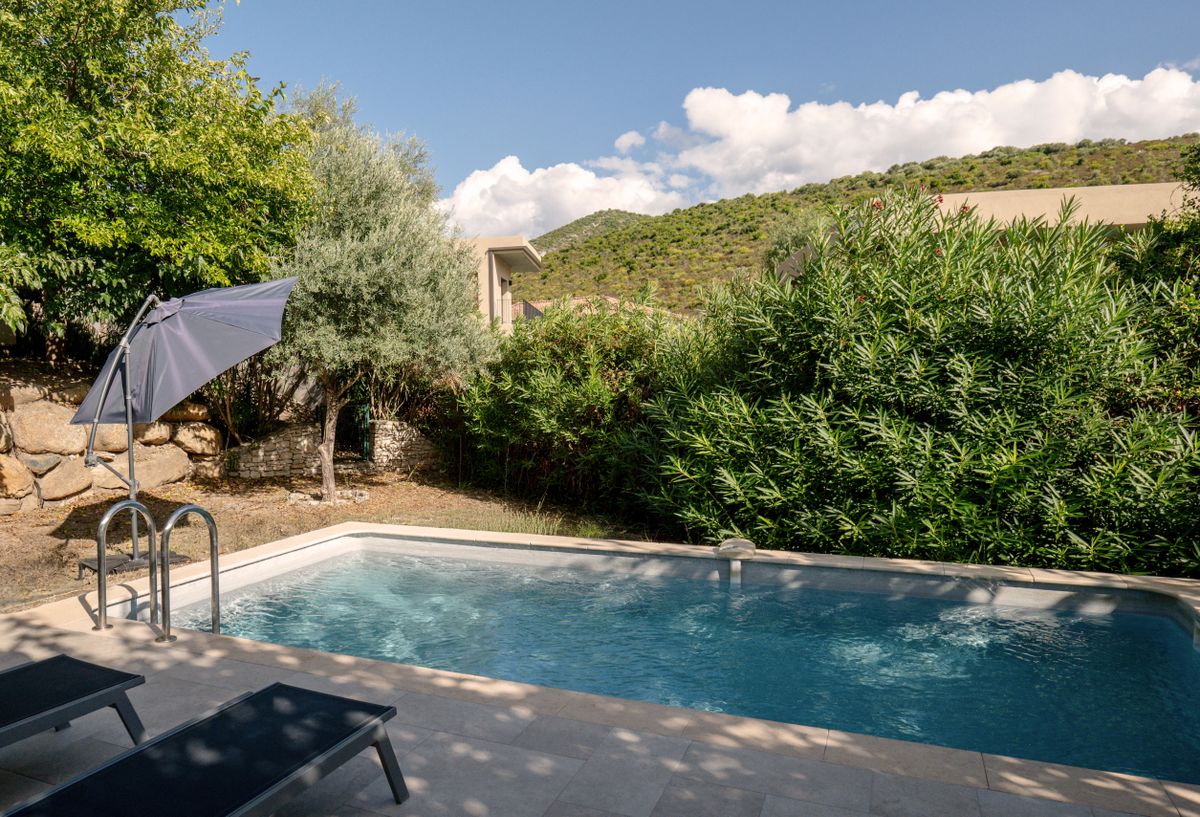 Une opportunité rare aux portes de Saint-Florent – Deux villas, deux piscines, une infinité de possibilités