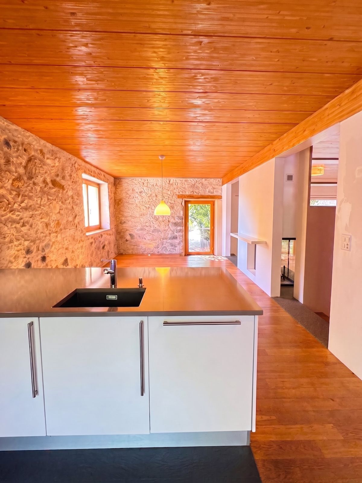 Magnifique appartement/maison de village avec grand jardin