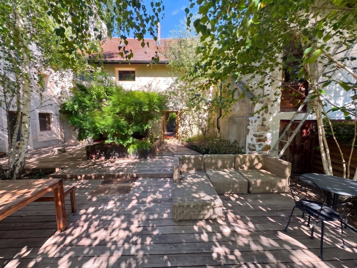 Magnifique appartement/maison de village avec grand jardin