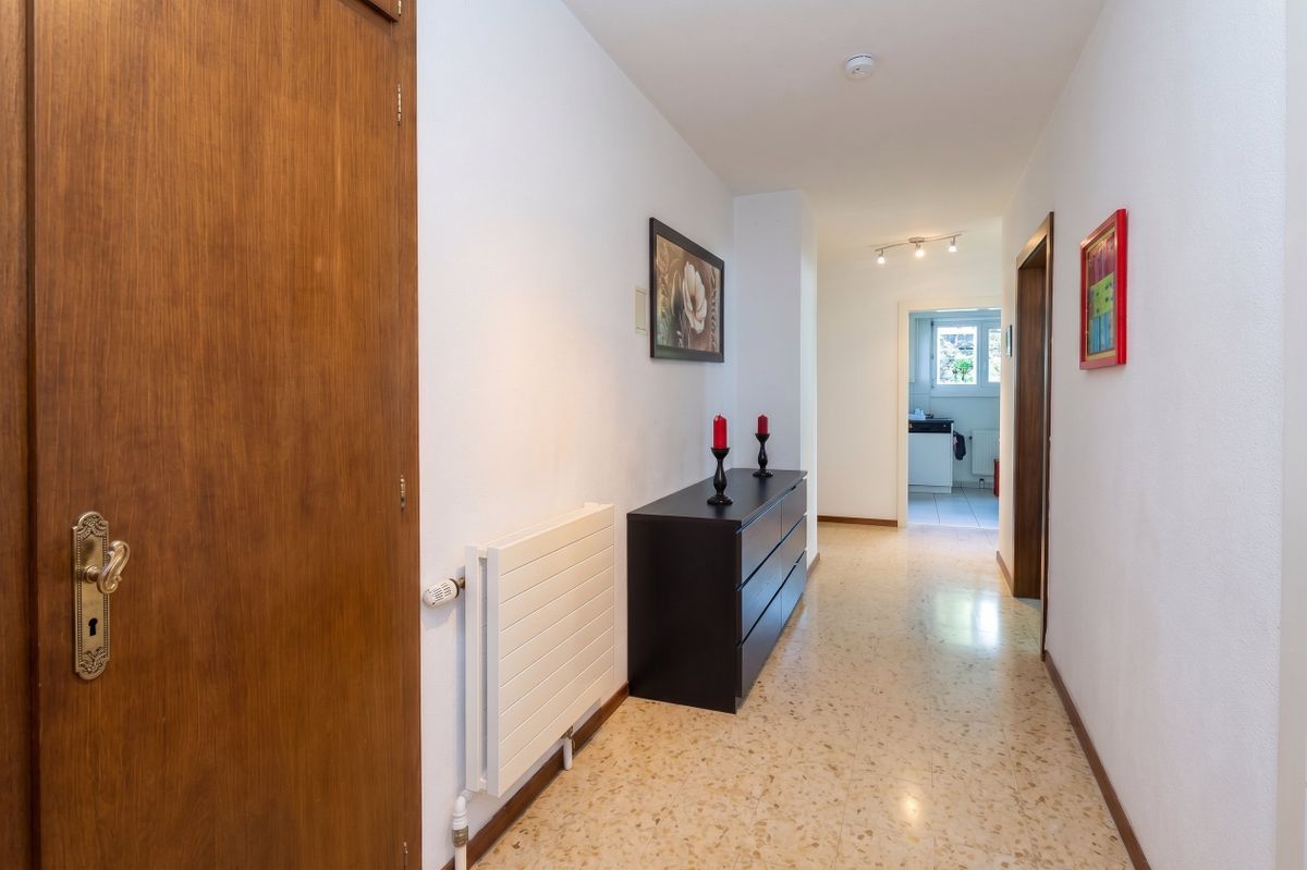 ai-enhanced__ip7MHQC94H2hsQR1SEq-6 Appartement avec grand jardin et vue panoramique sur le lac