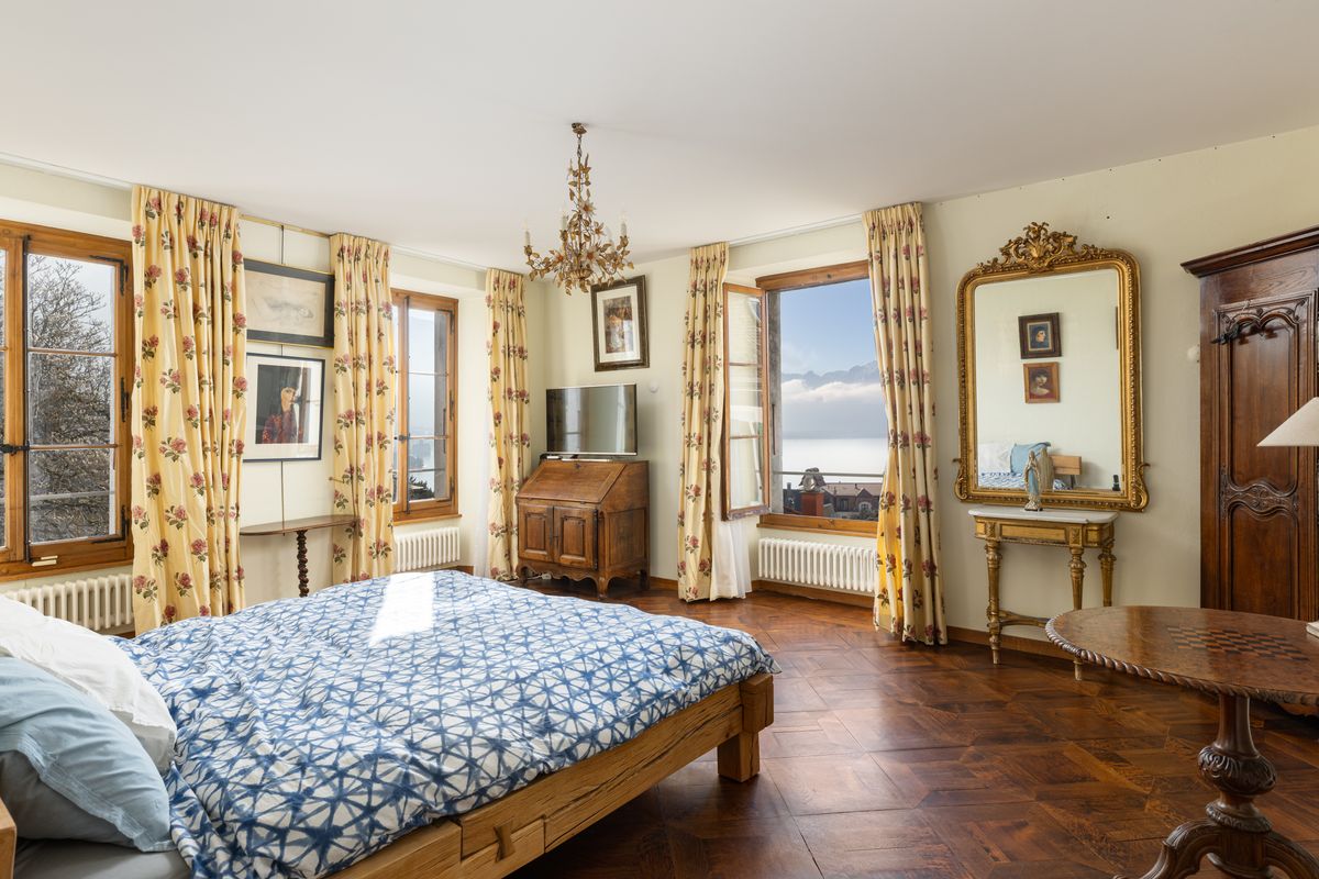 Au coeur de Montreux – Appartement de 270 m2 avec vue , terrasse et jardin privatif